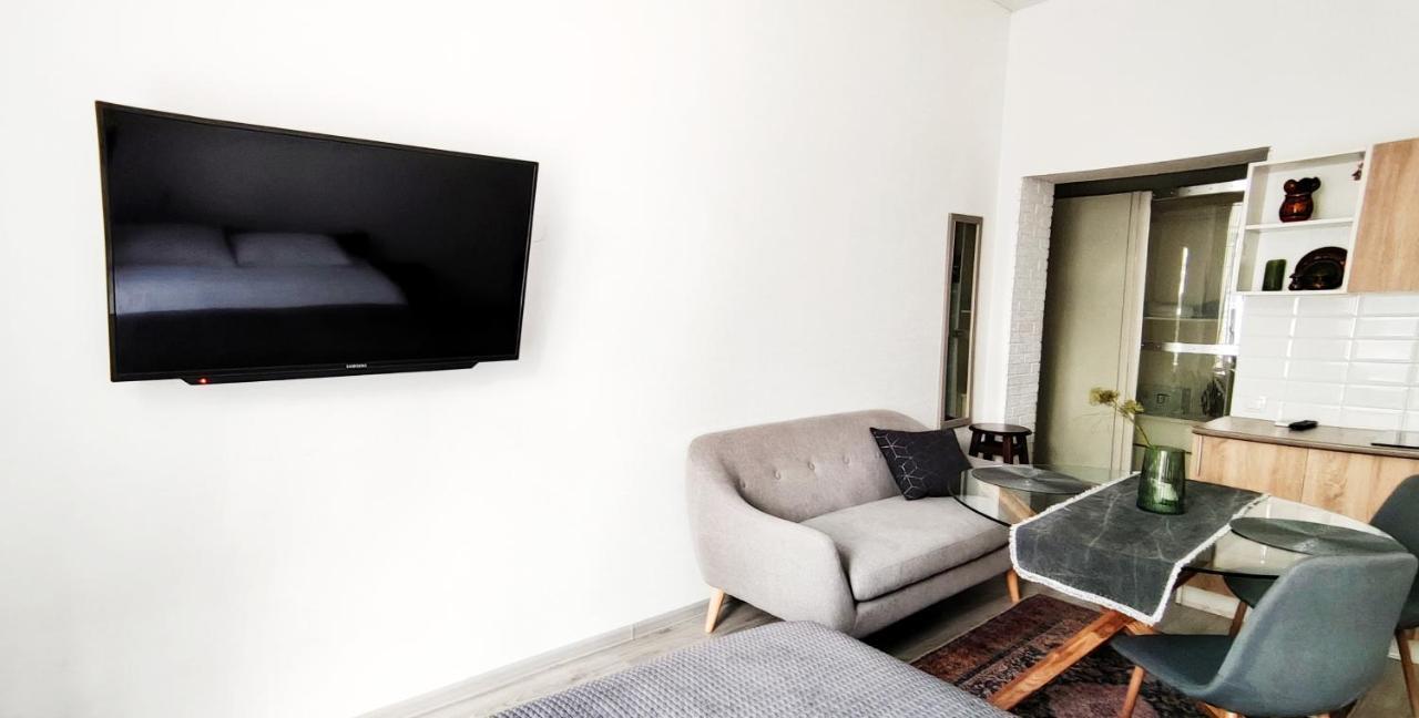 Flat in the city center Odesa Exterior photo